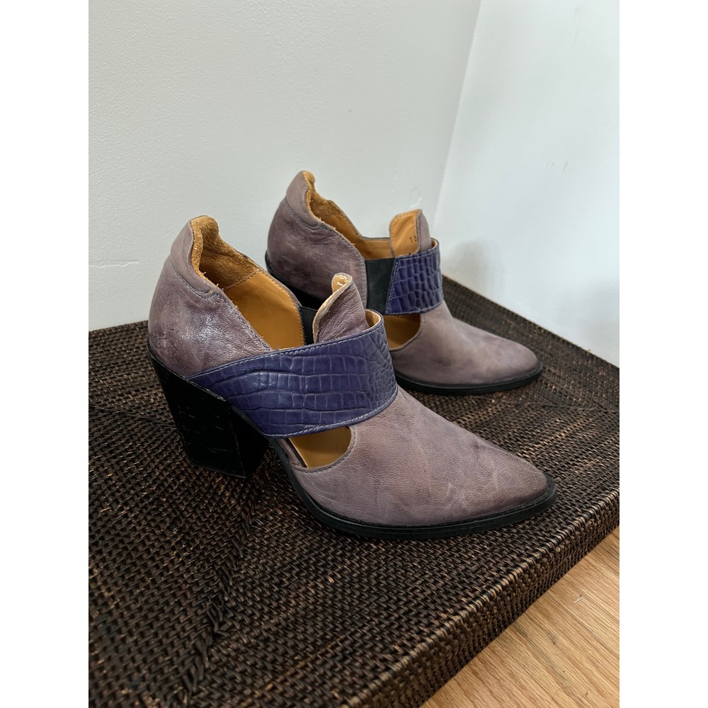 John Fluevog Ankle Boots Womens 38 Purple Leather Western Boho Entrance Room 502